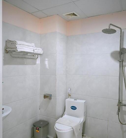 اتاق استاندارد چهار تخته, Ngọc Hân Hotel By The Moment