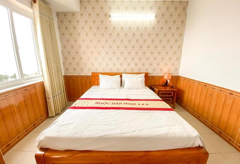 اتاق لوکس با چشم‌انداز دریا, Ngọc Hân Hotel By The Moment