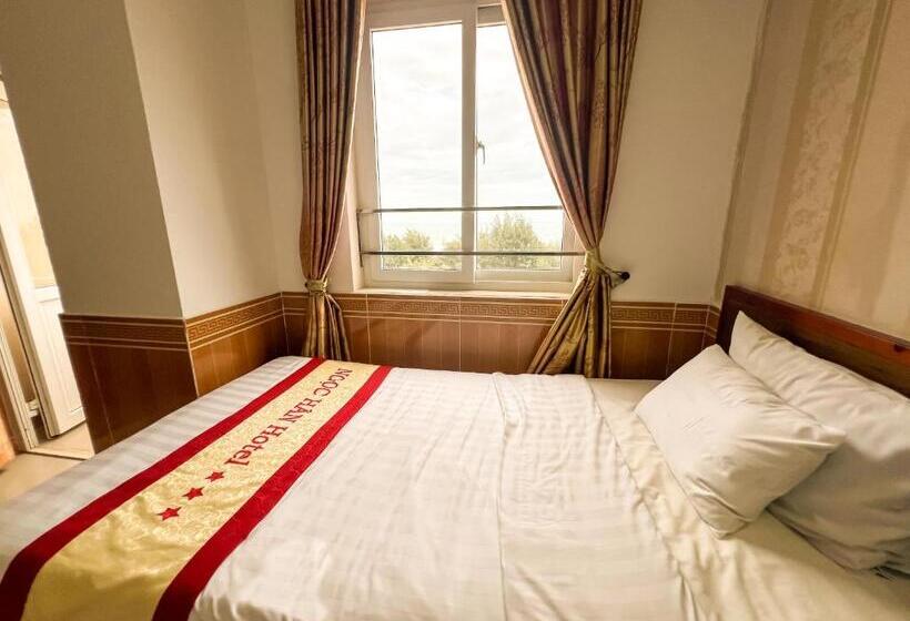 اتاق سه نفره سوپریور با چشم‌انداز دریا, Ngọc Hân Hotel By The Moment