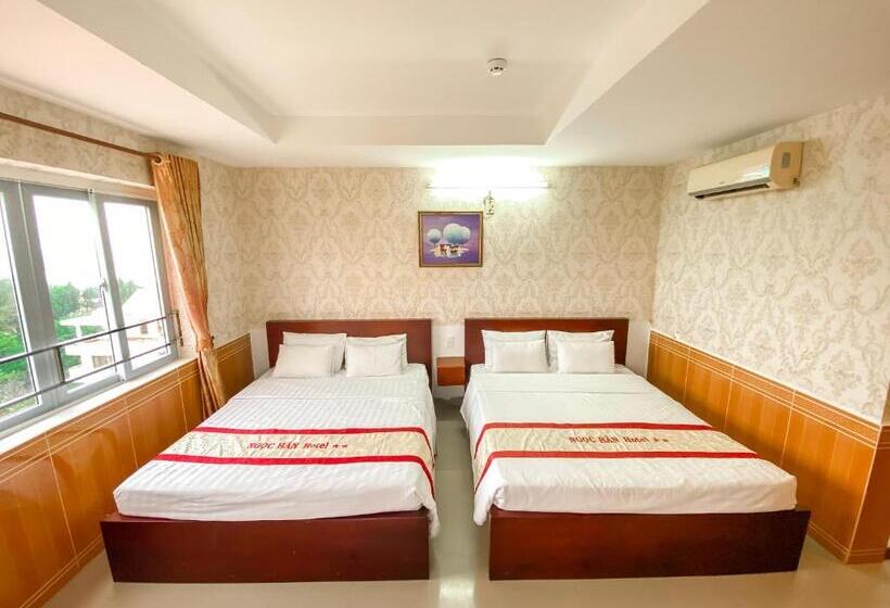 اتاق استاندارد چهار تخته, Ngọc Hân Hotel By The Moment