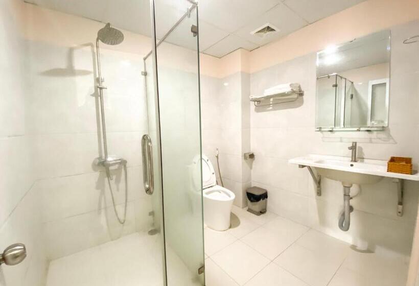 اتاق استاندارد چهار تخته, Ngọc Hân Hotel By The Moment