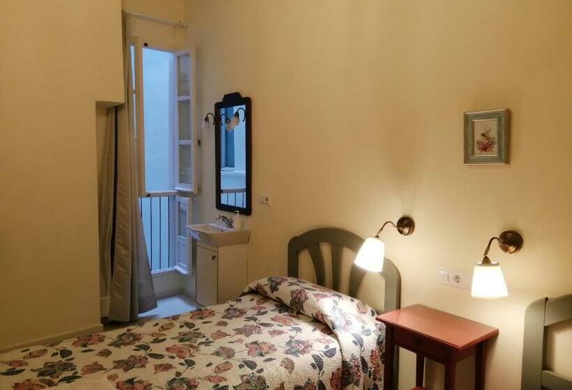 Quarto Standard Casa de Banho Partilhada, Pensión España