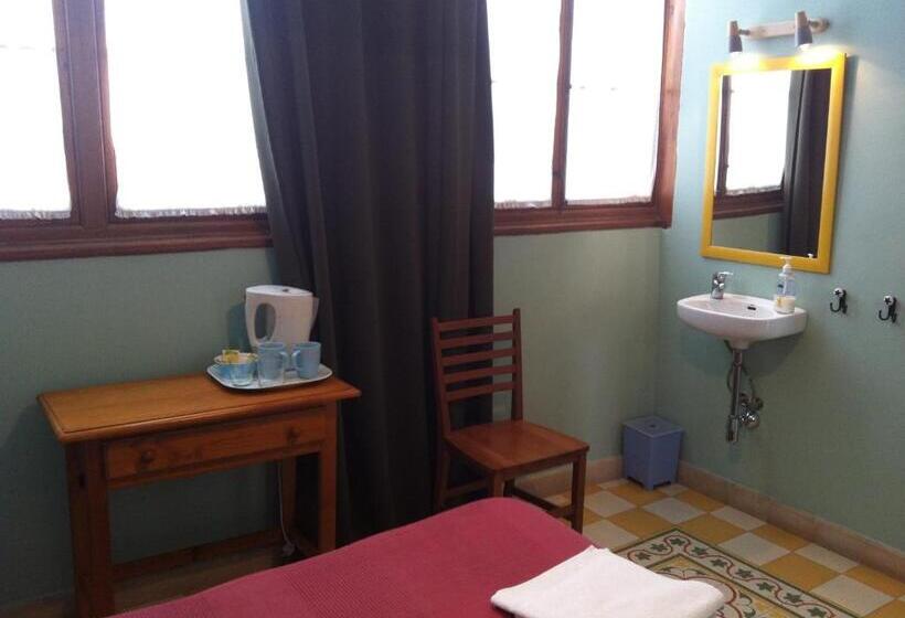 Quarto Standard Casa de Banho Partilhada, Pensión España