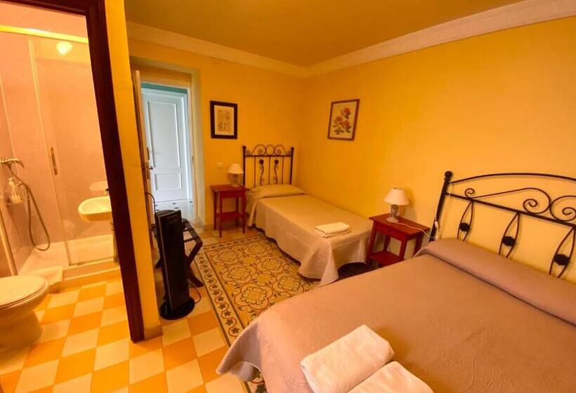 Quarto Triplo Standart, Pensión España