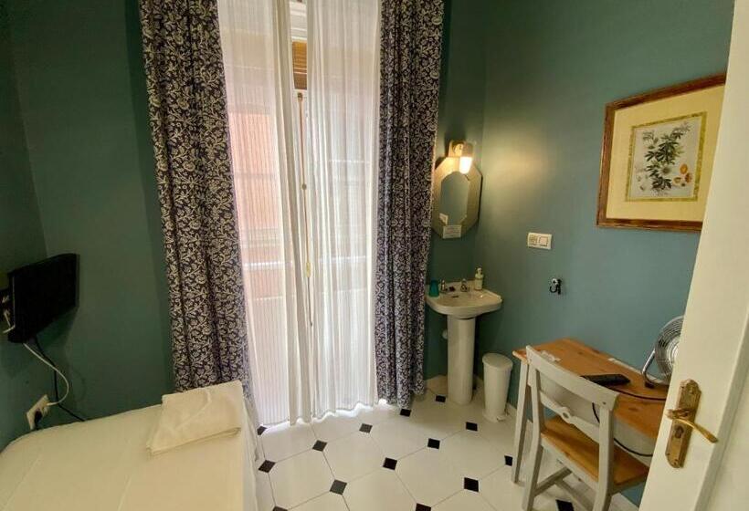 Quarto Standard Individual Casa de Banho Partilhada, Pensión España
