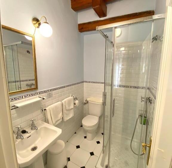 Quarto standard, Pensión España