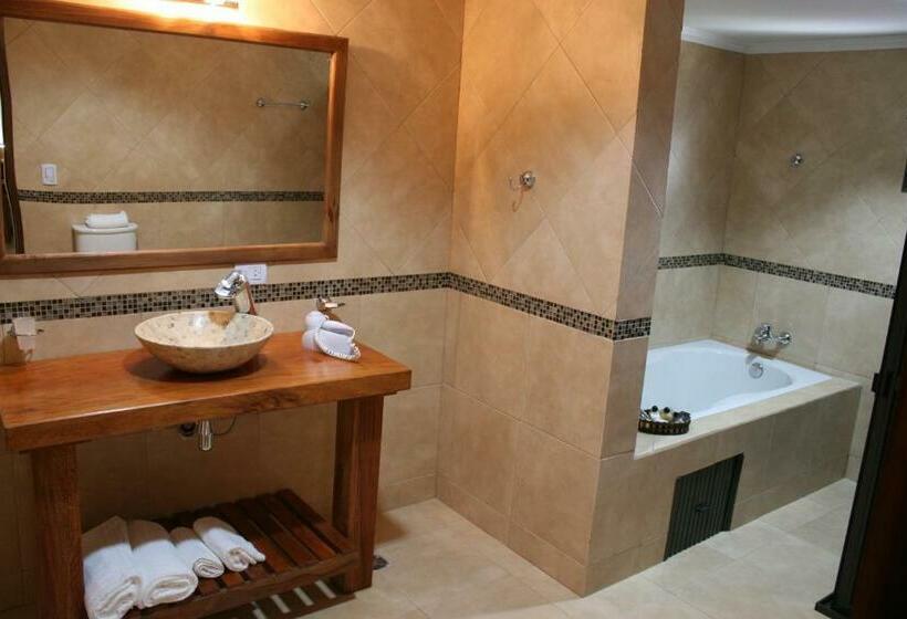 Номер Стандарт с Гидромассажем, Posada Del Jacarandá