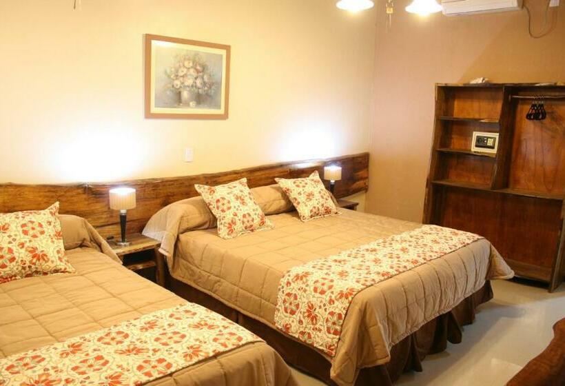 Номер Стандарт Трехместный, Posada Del Jacarandá