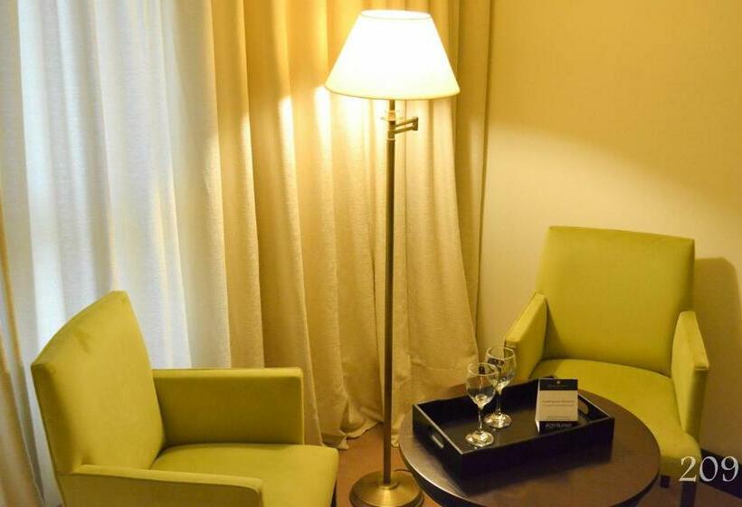 غرفة قياسية, Quinto Elemento