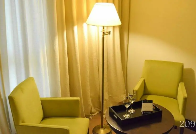 Standard-huone, Quinto Elemento