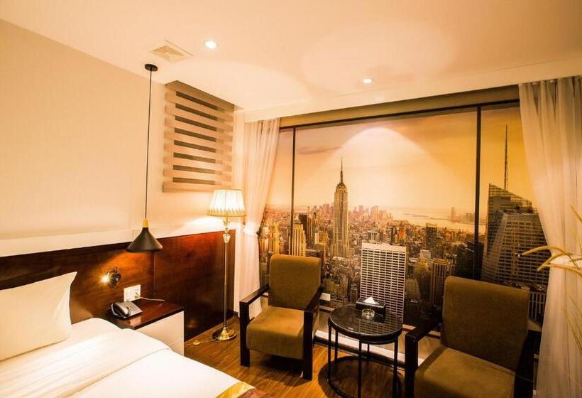 اتاق لوکس, Tuong Vi