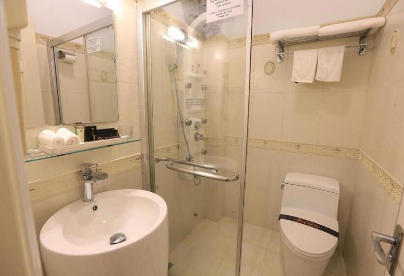 اتاق استاندارد با چشم‌انداز باغ, Tuong Vi