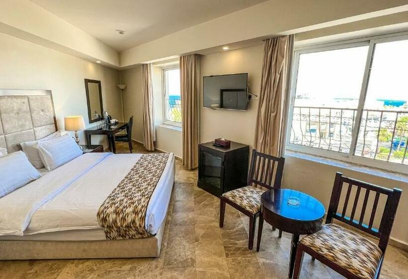 اتاق استاندارد با تخت بزرگ, Yafko