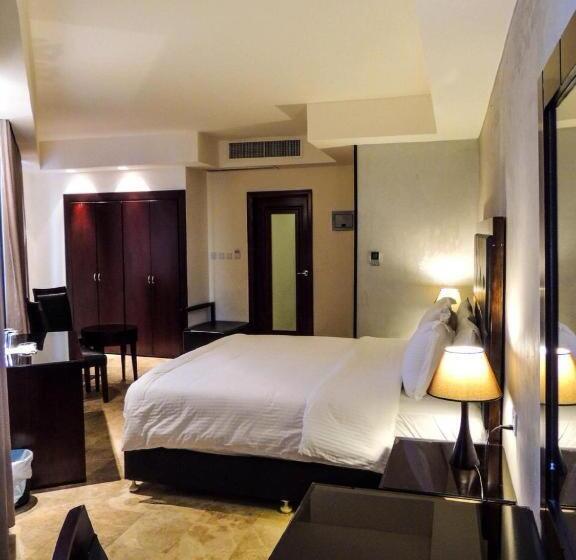 اتاق استاندارد با تخت بزرگ, Yafko