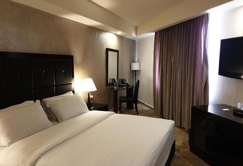 اتاق استاندارد با تخت بزرگ, Yafko