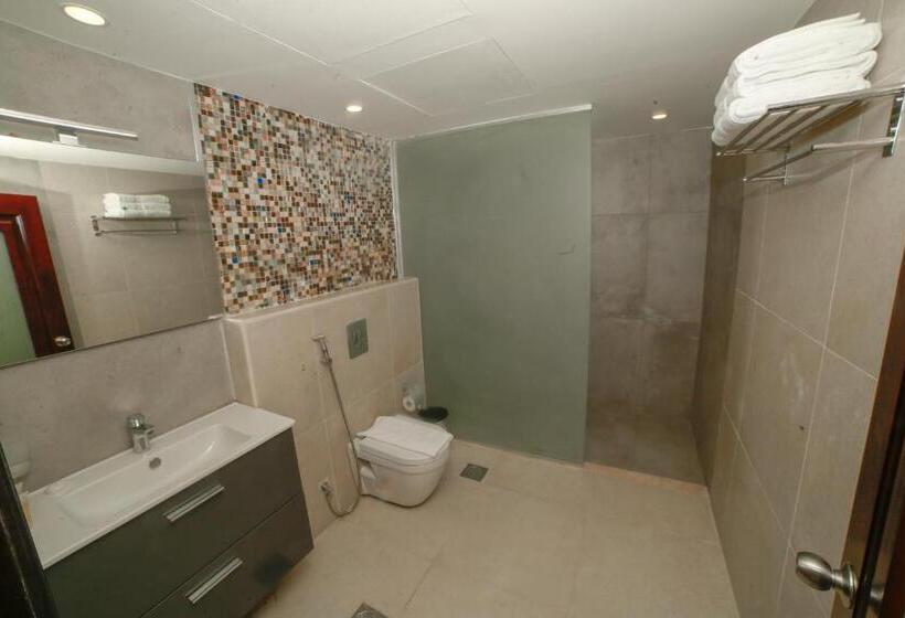 اتاق خانوادگی با چشمانداز دریا, Yafko