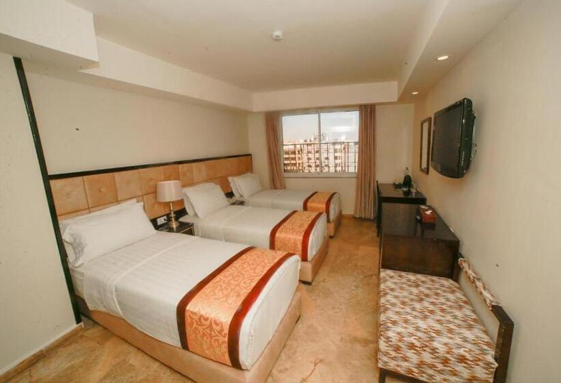 Triple Room Sea View, Yafko