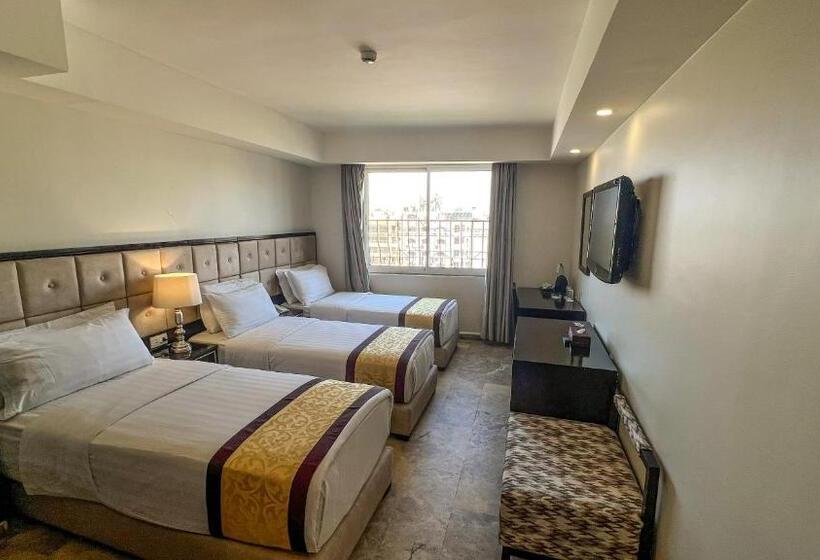 Triple Room Sea View, Yafko