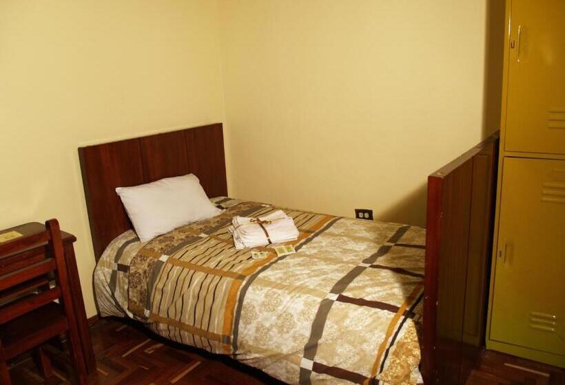 ルームシェアのワンベッド, Rincon Familiar Hostel Boutique