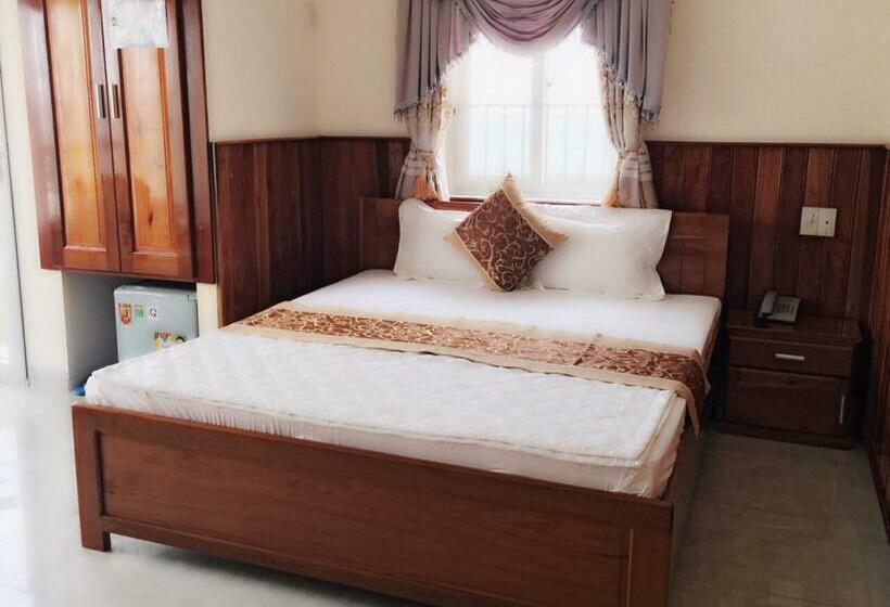 اتاق استاندارد, Hoang Son