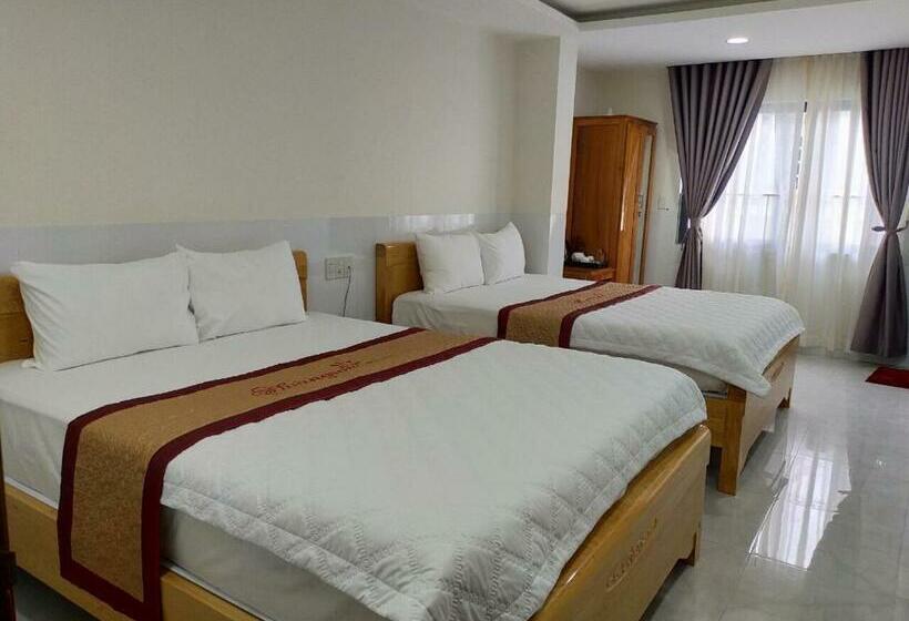 اتاق سوپریور, Hoang Son