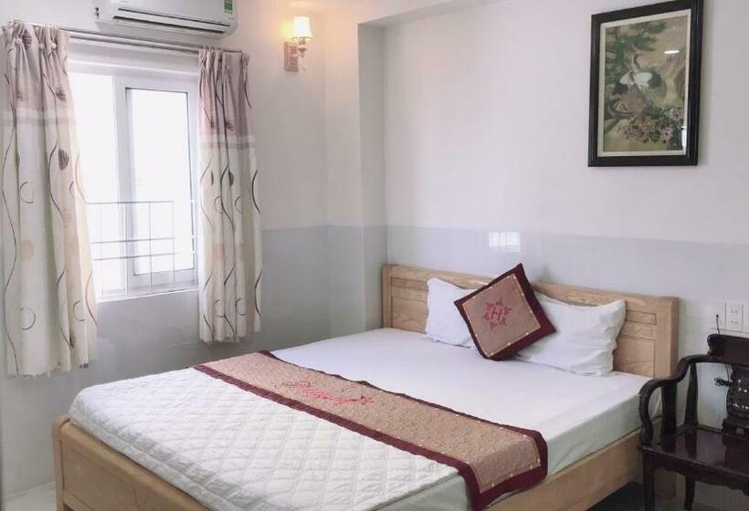 اتاق استاندارد, Hoang Son