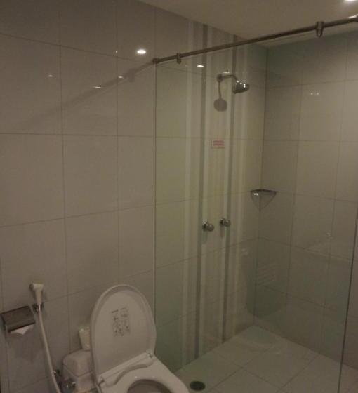 Deluxe Room, Brothers Biru Solo Baru