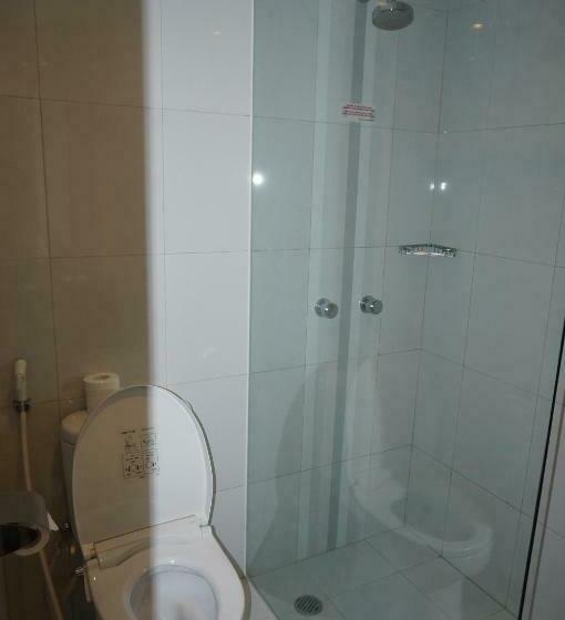 Deluxe-huone, Brothers Biru Solo Baru