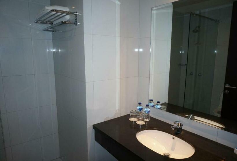 Deluxe Room, Brothers Biru Solo Baru