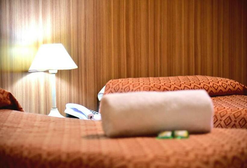 Номер Стандарт Трехместный, Confianza