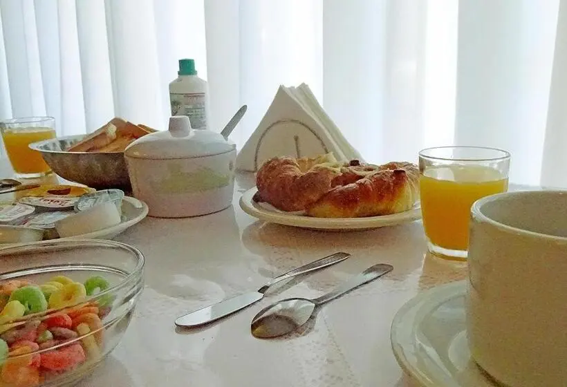 اتاق خانوادگی, Costa Azul