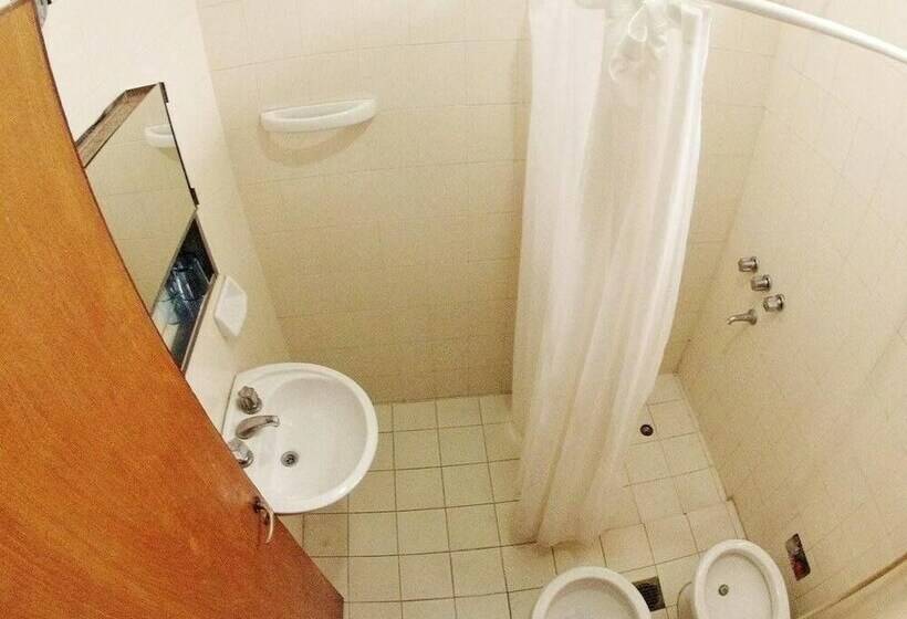 اتاق خانوادگی, Del Valle