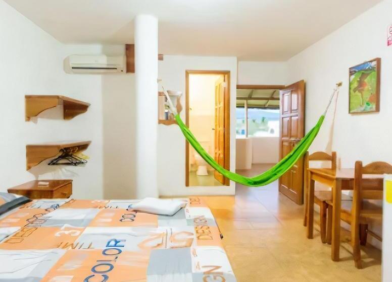 غرفة كلاسيكية ثلاثية, Galapagos Verde Azul