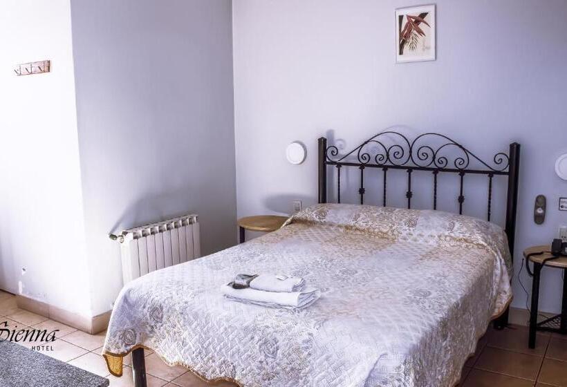 חדר סטנדרט לארבעה, Sienna