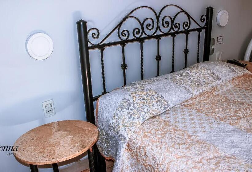 חדר סטנדרט לארבעה, Sienna