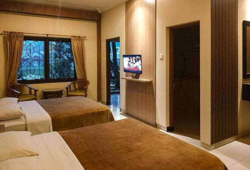 Négyágyas Deluxe Szoba, Tangko Inn Resort