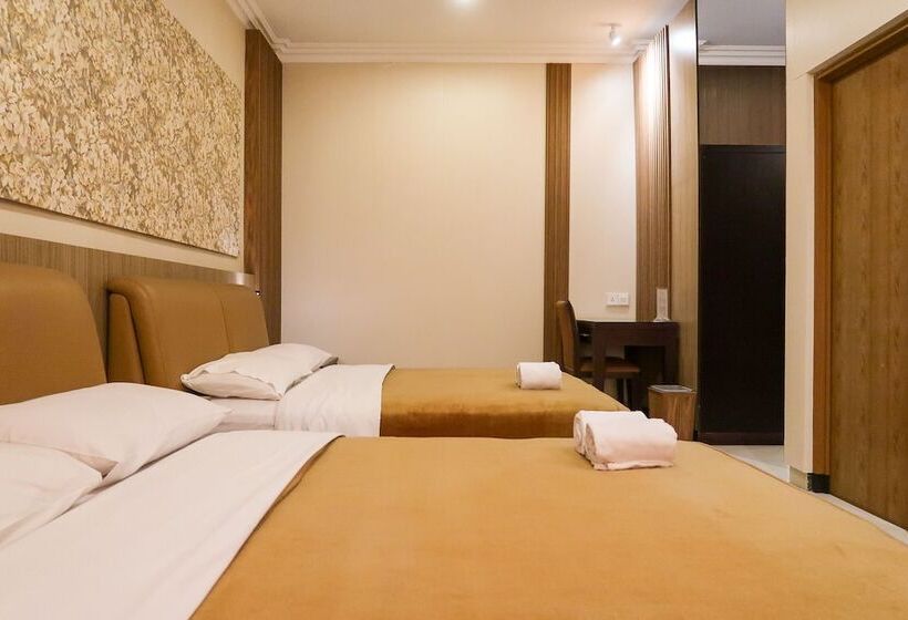 Négyágyas Deluxe Szoba, Tangko Inn Resort