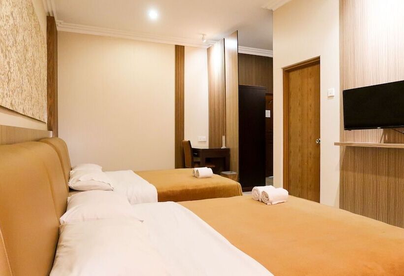 Négyágyas Deluxe Szoba, Tangko Inn Resort