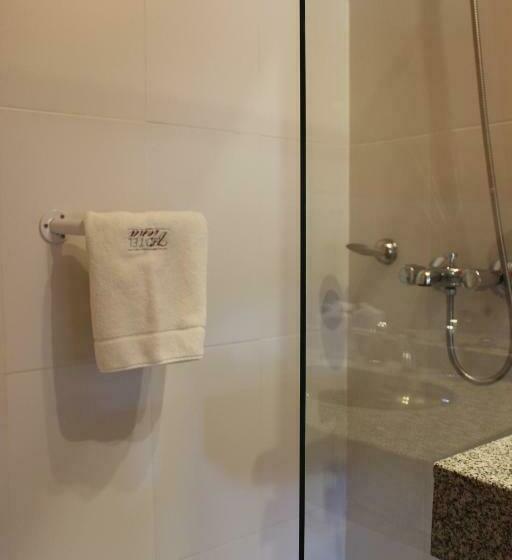 اتاق استاندارد یک نفره, Viena