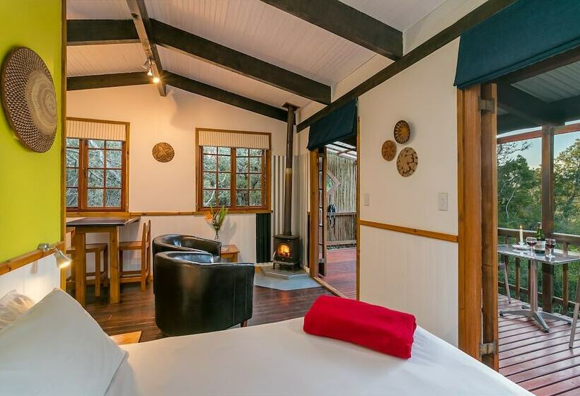 كابينة, Moon Shine On Whiskey Creek