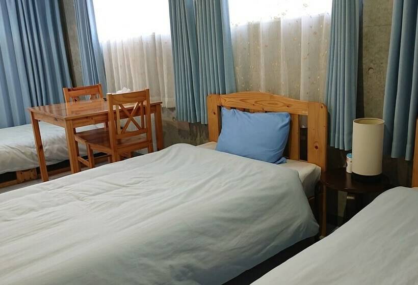 غرفة قياسية ثلاثية, Guest House Sea Glass