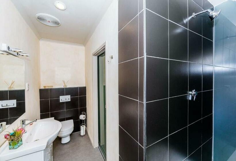 이그제큐티브 스위트, Le Petit Chateau Guest House