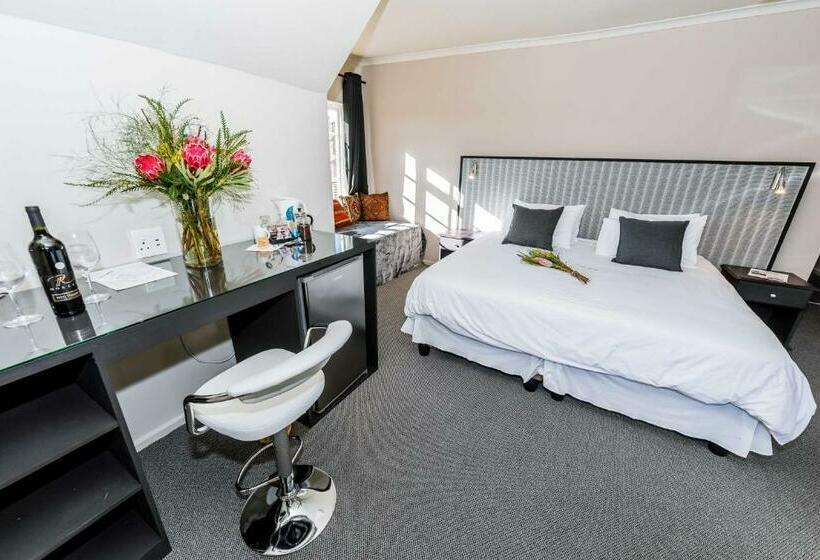 Трехместный Президентский, Le Petit Chateau Guest House