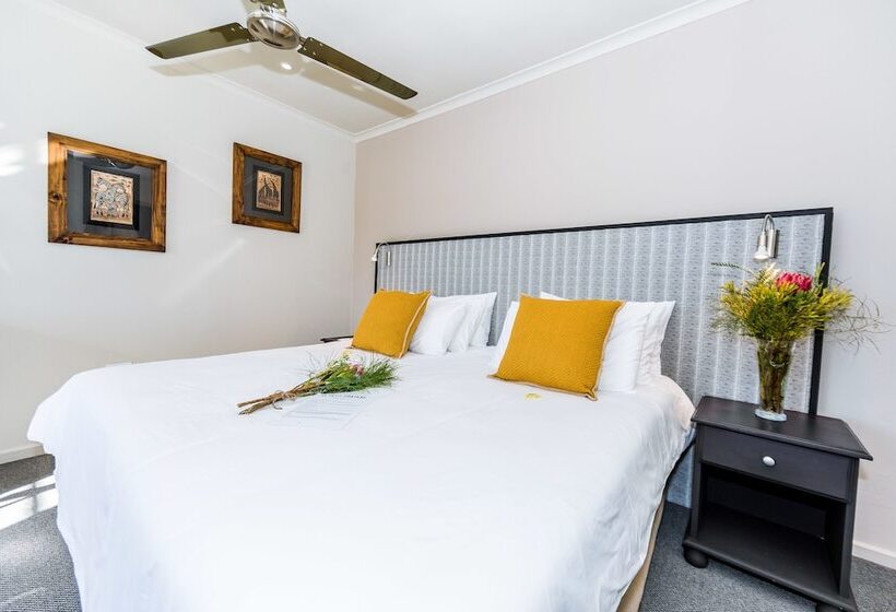 스위트 킹사이즈 침대, Le Petit Chateau Guest House