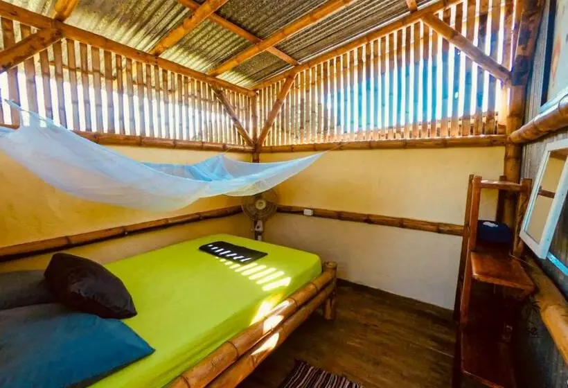 エコノミールーム, The Mudhouse Hostel Mompiche