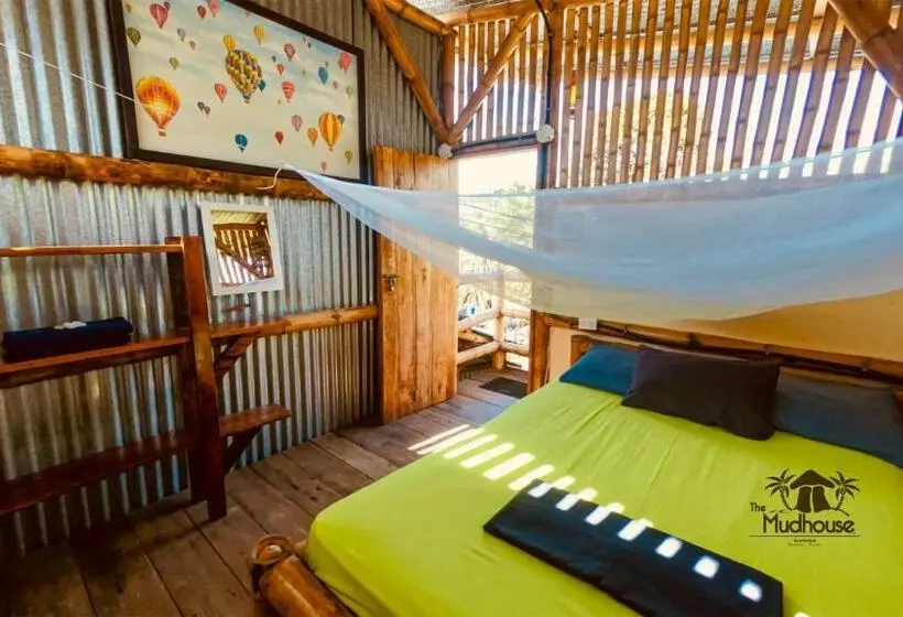 エコノミールーム, The Mudhouse Hostel Mompiche