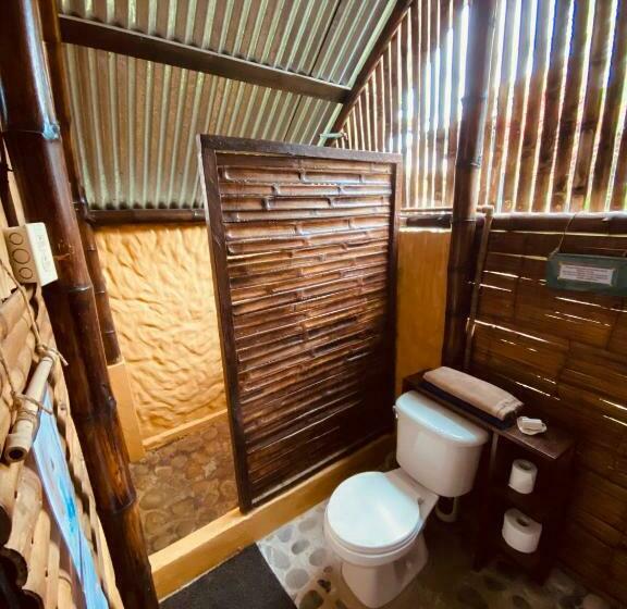 اتاق استاندارد, The Mudhouse Hostel Mompiche