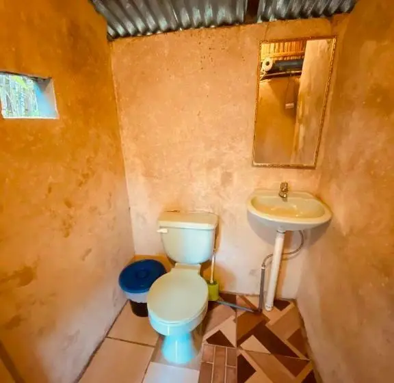 家族用バンガロー, The Mudhouse Hostel Mompiche
