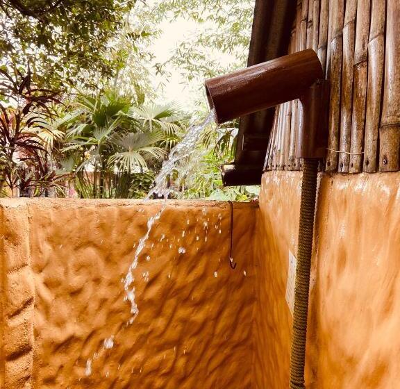 اتاق استاندارد, The Mudhouse Hostel Mompiche