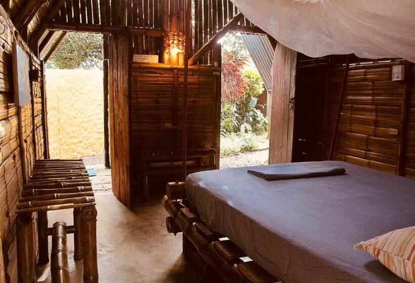 اتاق استاندارد, The Mudhouse Hostel Mompiche